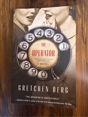3/$20 📚 The Operator, Gretchen Berg, Paperback